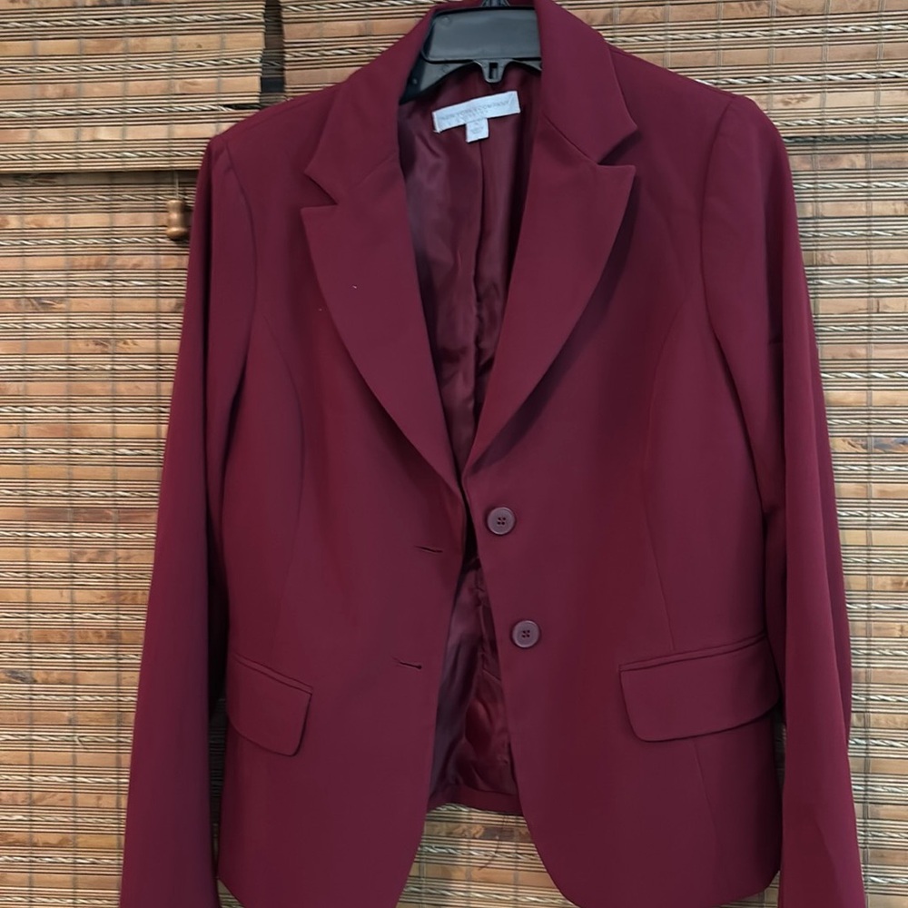 Women’s wine colored dress blazer New York & Co Size 10